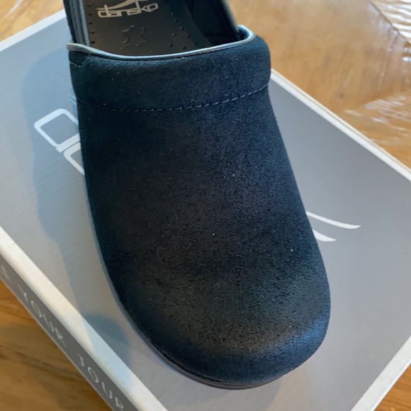 NEW Dansko Suede Professional Shoes - Picture 3 of 9